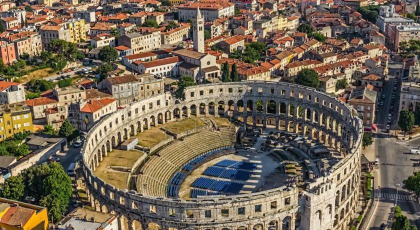 Apartment Piranesi With A Parking Space Pula Exterior foto
